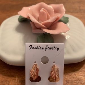 Fashion Earrings - Rose Gold Leaves